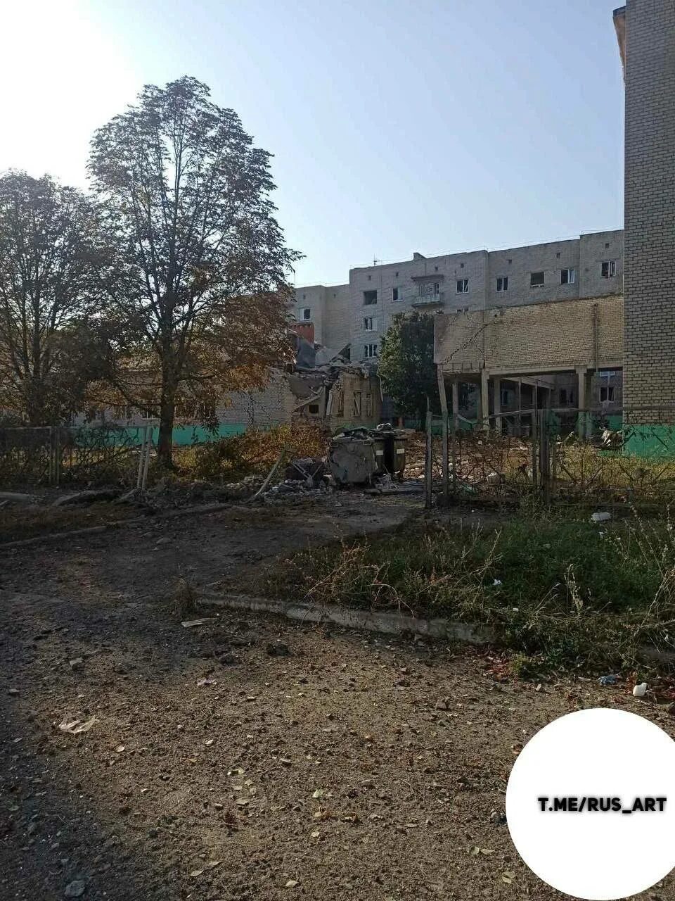 Разбомбленный бахмут. Обстрел донецк кирова. Обстрел бахмута. Разрушенное здание. Разрушенный дом в донецке 2023.