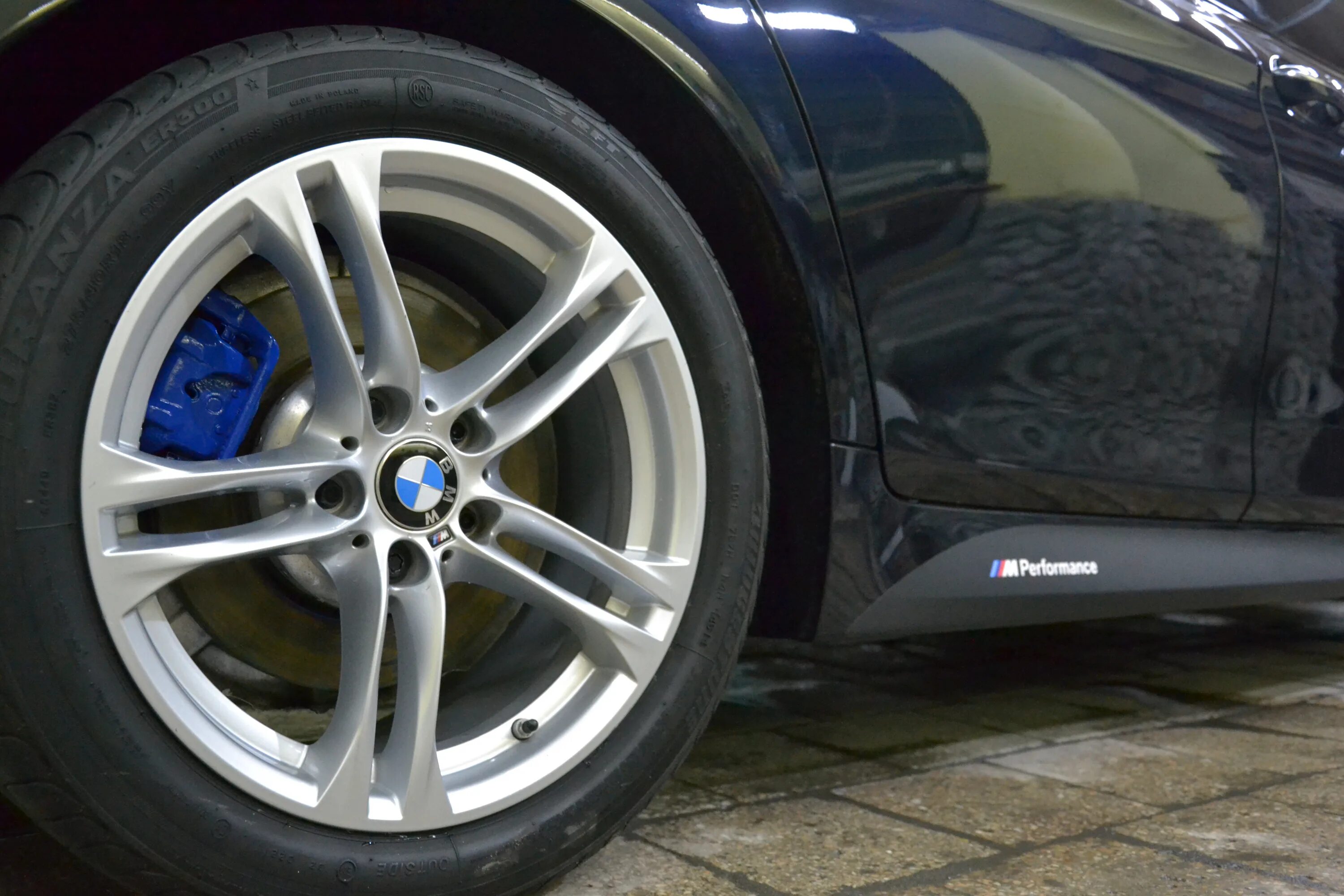 Суппорта f10. Суппорта bmw f10. покраска суппортов bmw f10. цвета суппортов bmw f10. суппорт бмв м5.