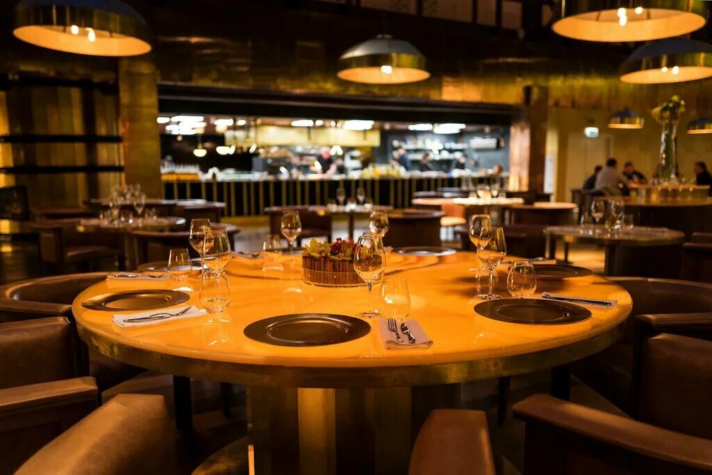 Ресторан peshi банкет. Bq кафе метрополис. Телебистро кафе охотный ряд. Goodwine bar. Ресторан прекрасное общество.