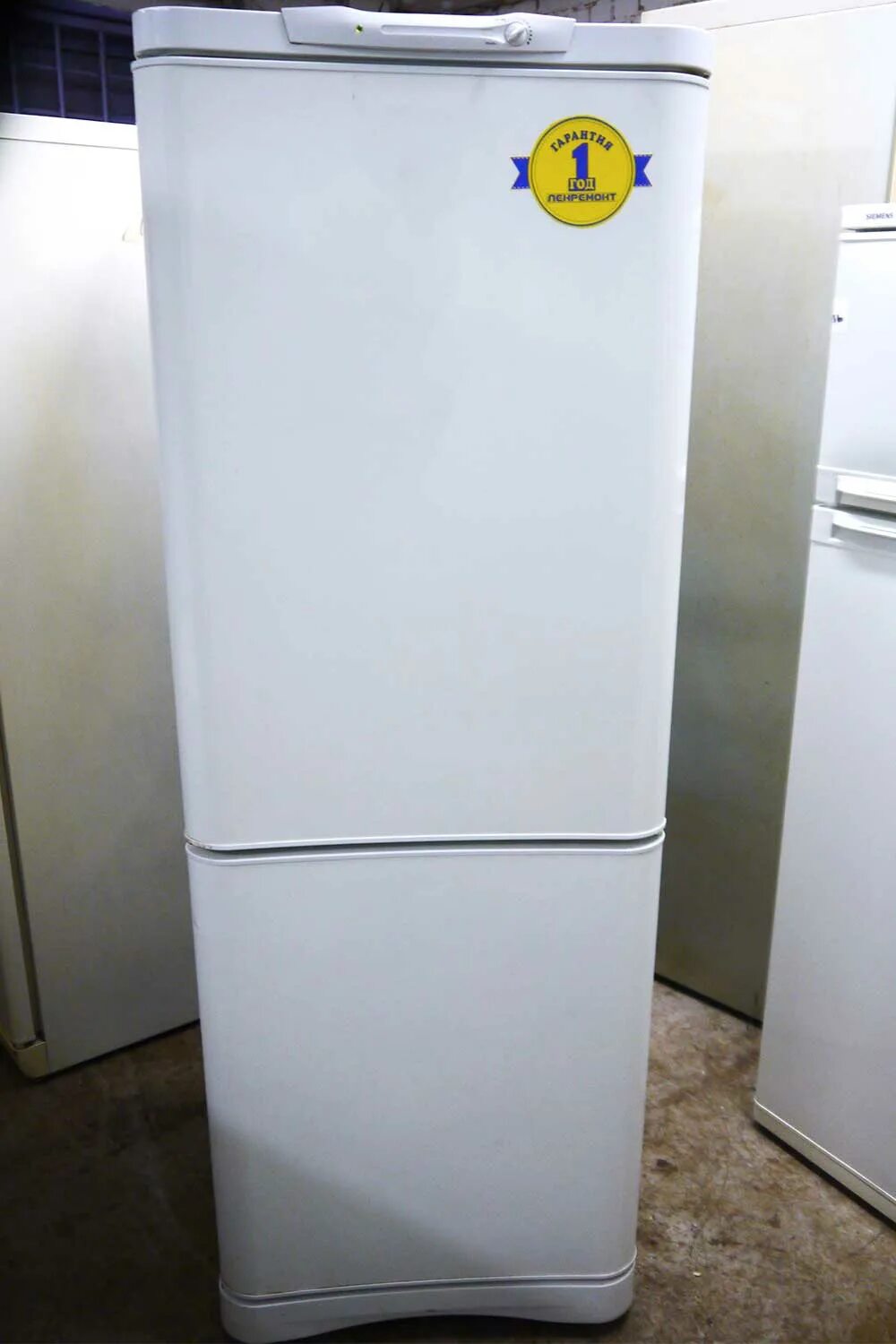 Холодильник индезит двухкамерный модели. Холодильник Индезит c132g.016. Холодильник Индезит 132.