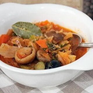 Солянка с лисичками на зиму