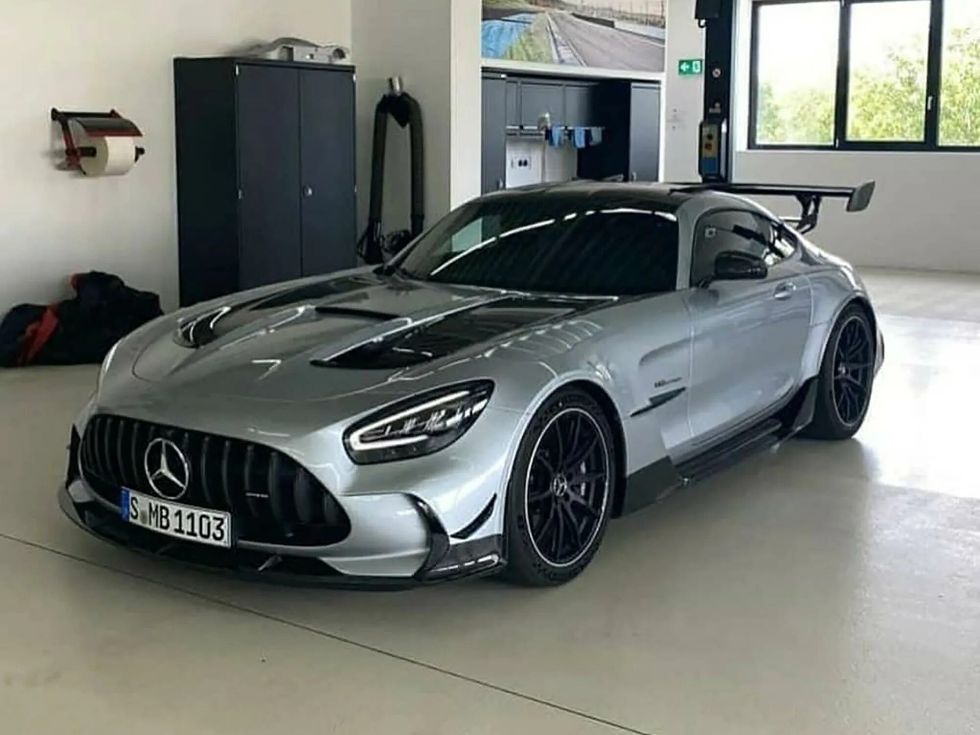 Быстрый мерс. Mercedes GTR AMG 2021. Мерседес АМГ ГТ Блэк. Mercedes AMG gt Black. Mercedes AMG gt 2021.