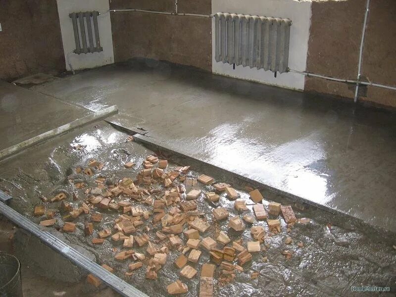 Заливка полов в частном доме. Заливка бетонного пола в частном доме. Заливка монолитного пола в частном доме. Заливной бетонный пол в доме