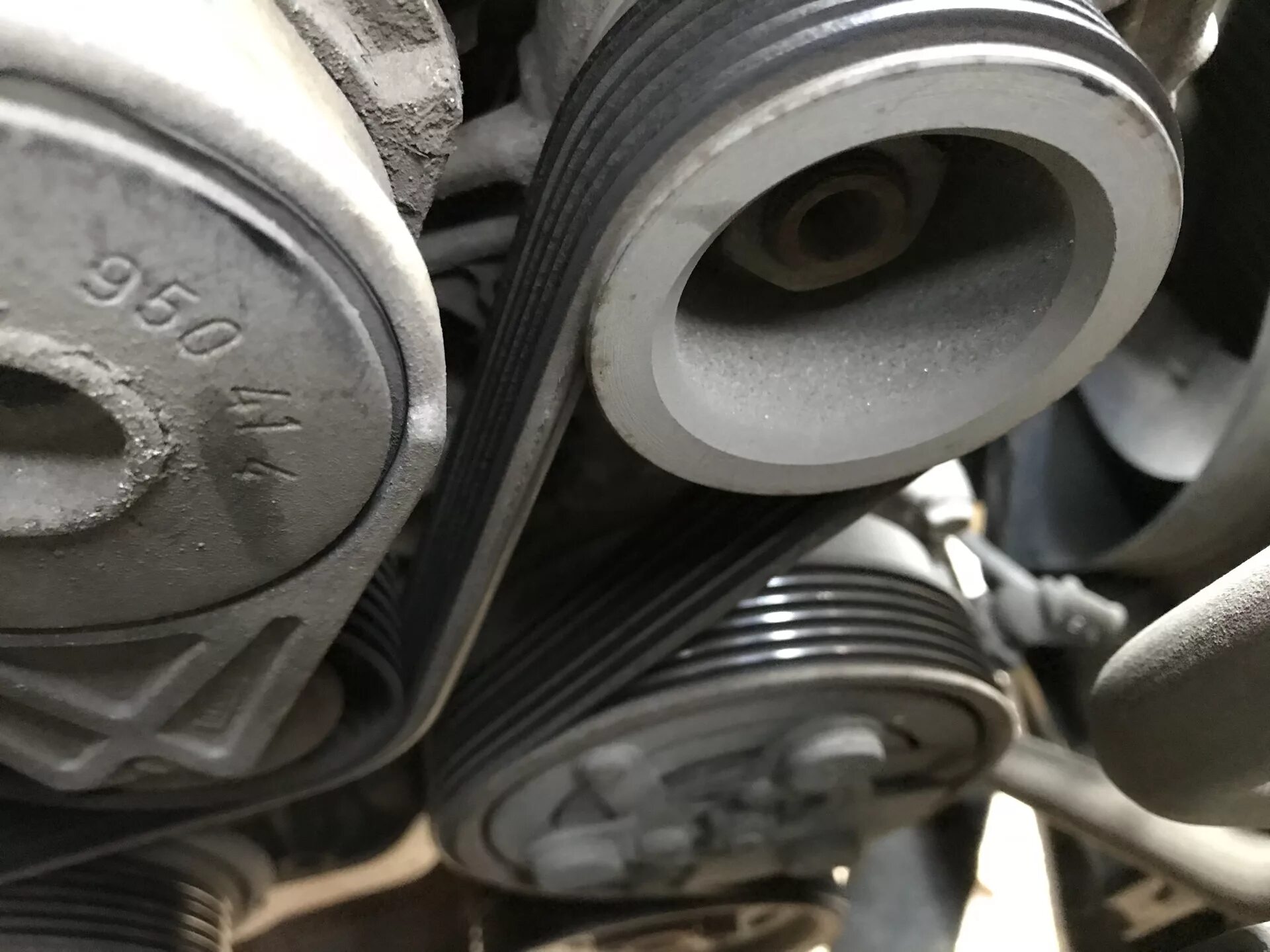 Ремень генератора а5. Skoda octavia проводной ремень.