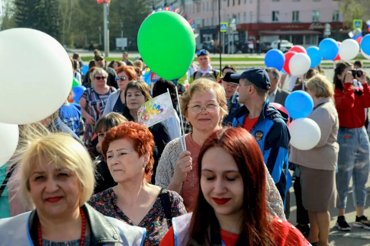 1 мая барнаул. Парад в Чите профсоюзов Первомай. Демонстрация 1 мая КПРФ. Парад Первомай. Интересные мероприятия Барнаул 1 мая.