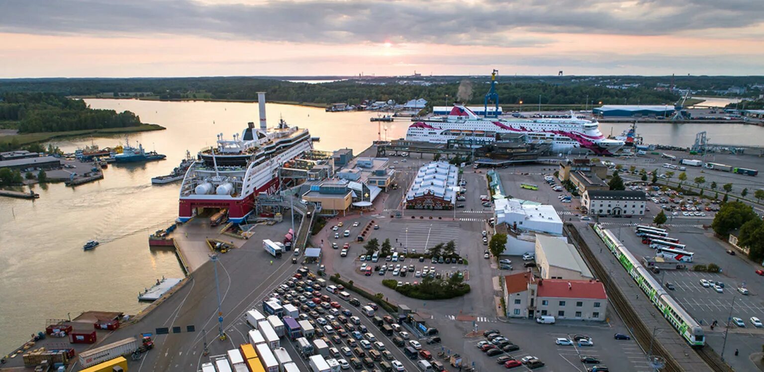 Порт Турку Финляндия. Порт Хамина котка. Турку Финляндия порт Викинг. Контейнерный порт в Финляндии.