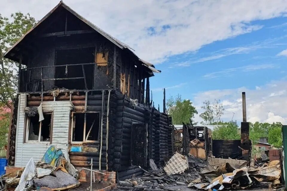 Горящий дом. Фурманов сгорел дом. Пожар Фурманов Ивановская область. Фото горящего дома. Трагедия в ивановской области