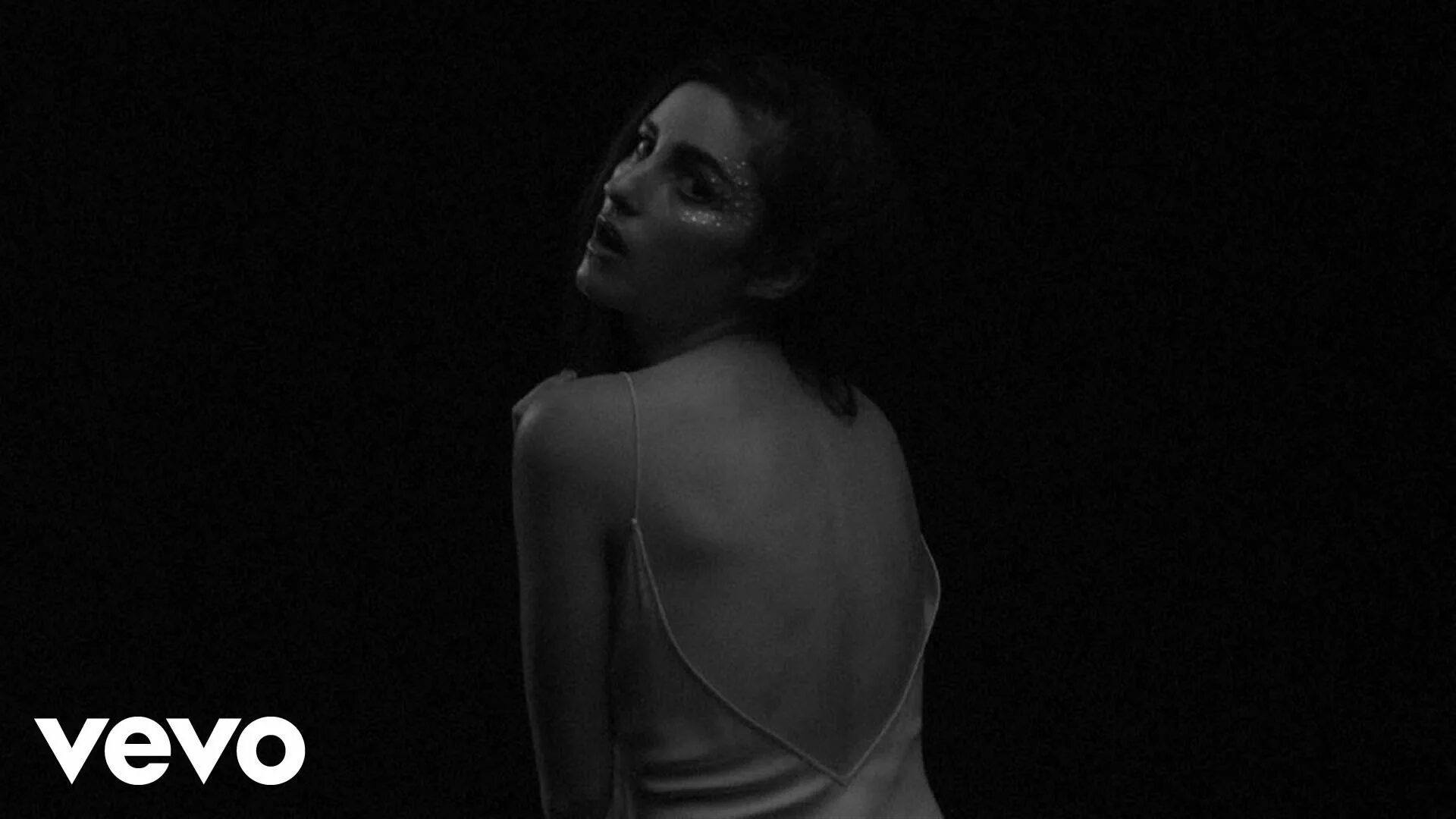 Banks begging for thread. Banks видео. Banks 2014 goddess. Banks видео. Gimme banks.