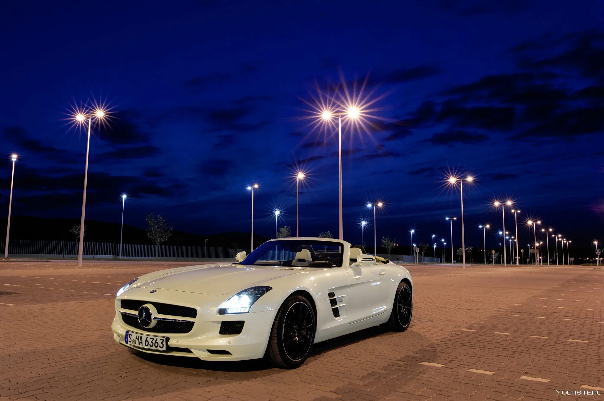 Mercedes-Benz SLS AMG Roadster. Mercedes SLS Roadster. Мерседес СЛС АМГ обои. Мерседес СЛС АМГ ночью. Красивая машина ночью