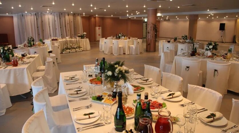 Банкетный зал москва сити. Crystal ballroom башня око москва-сити. Банкетный зал москва сити. Кристалл баллрум. Дрим сити ресторан.