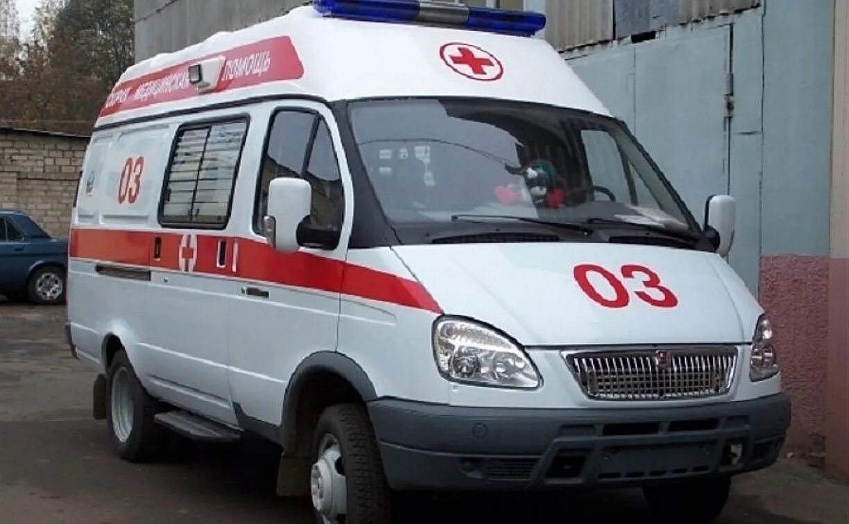 Скорую помощь 3 1 серию. Автомобиль скорой медицинской помощи. машина 03 скорая. 03 на машине скорой. скорая медицинская помощь 03.