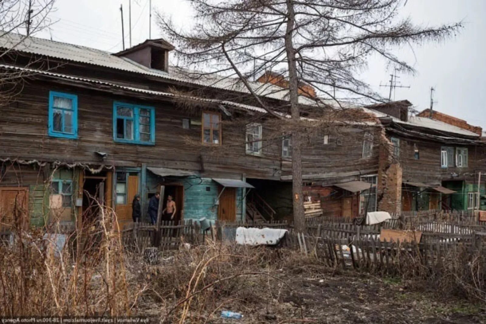 Узнать как живет бывший