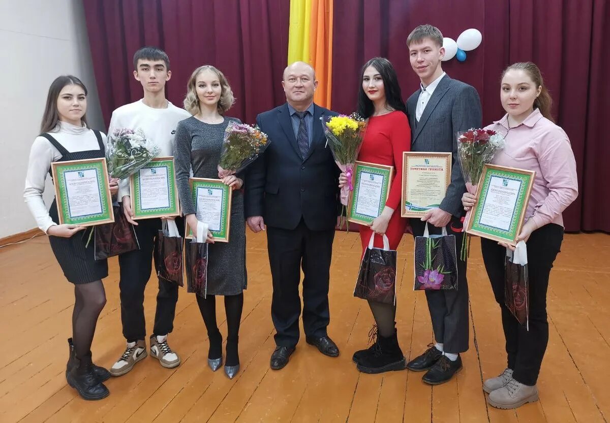 дом творчества вурнары. калинино интернат вурнарский. дом детского творчества вурнары. калининская школа интернат вурнарского района. дом творчества вурнары.