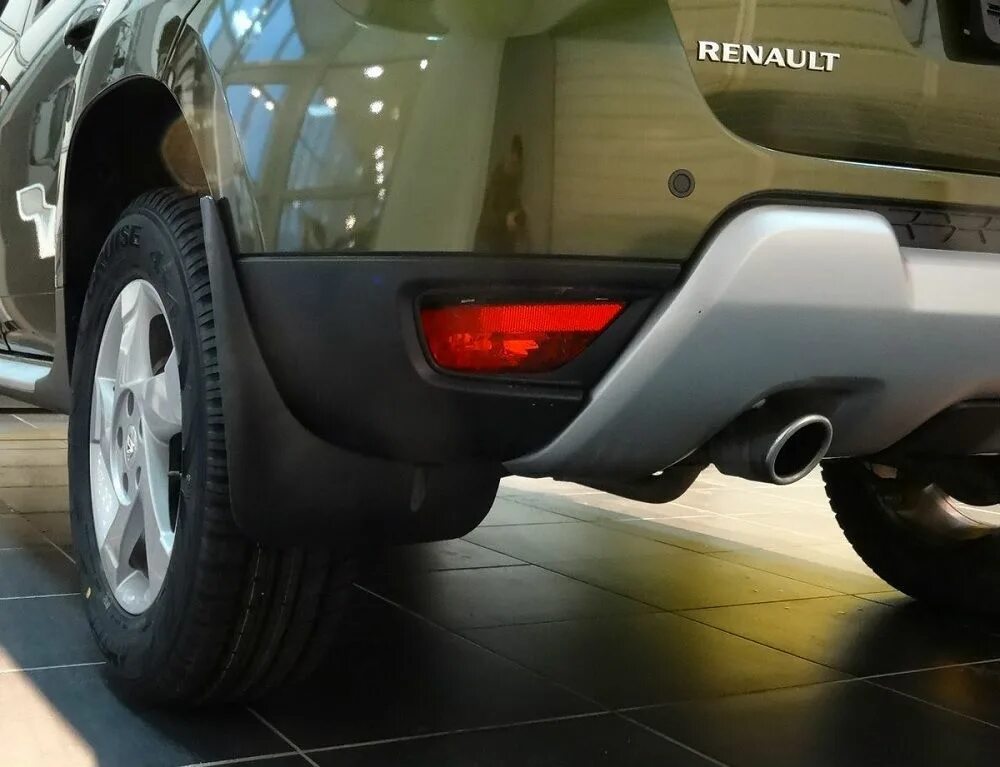 Брызговик дастер купить. Брызговик на Renault Duster 2015. Renault Duster брызговики передние 2014. Задние брызговики Дастер Гард 2011-2015. Брызговики Renault Duster задние широкие, 2 шт..