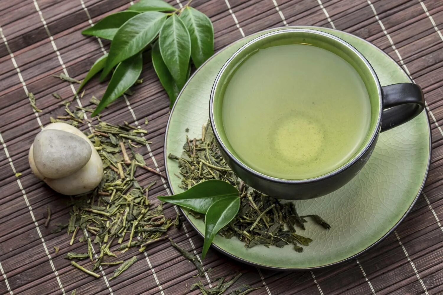 Зеленый чай отзывы врачей. Зеленый чай Green Tea. Чашка зеленого чая. Зеленый чай для похудения. Зелёный чай Эстетика.