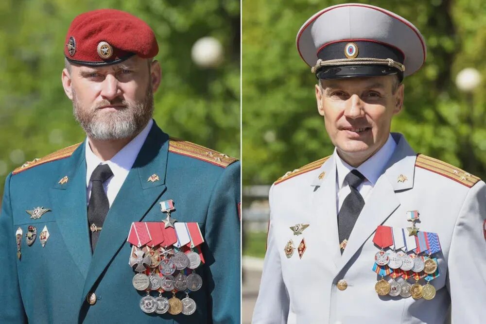Несколько офицеров