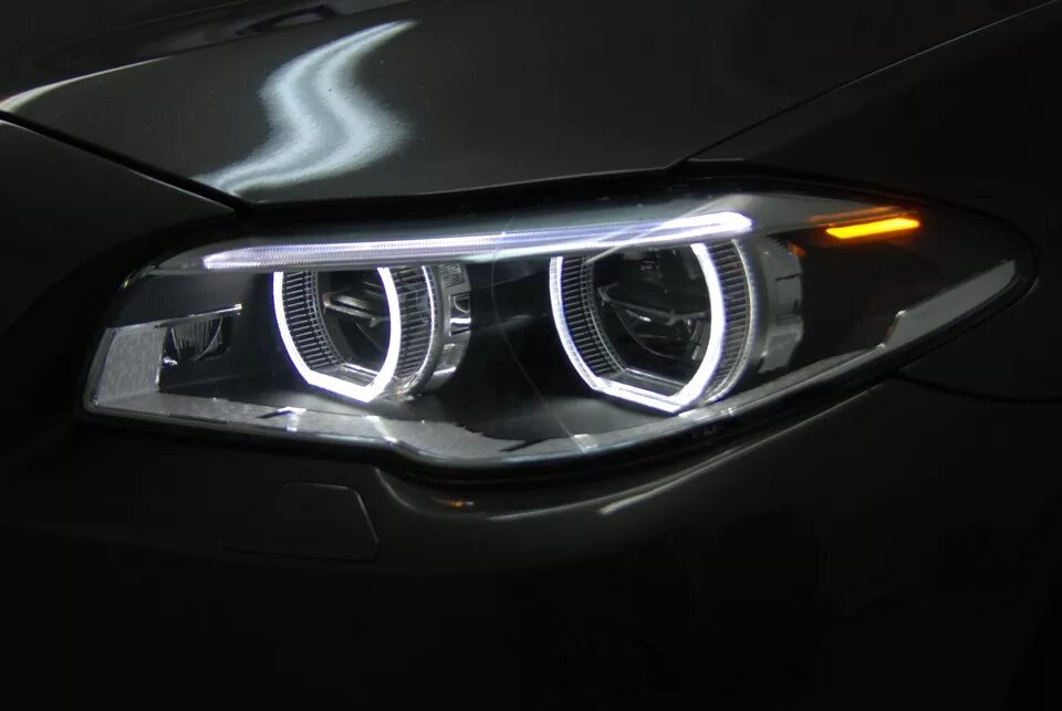 Замена фар bmw. Поменять фары на бмв. Фары bmw 3 e46. Поменять фары на бмв. Bmw f10 замена фары.