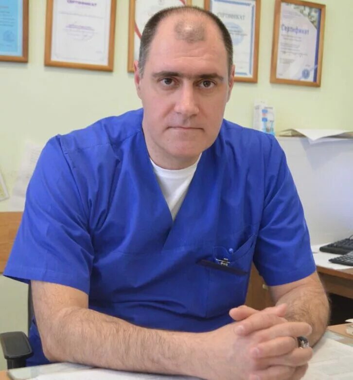 Заведующий глазного