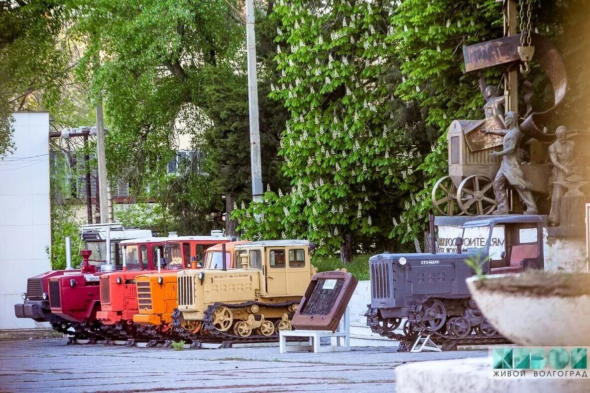 волгоград вакансии тракторный. волгоград вакансии тракторный. волгоград вакансии тракторный. разрушенный волгоградский тракторный завод. волгоградский тракторный завод 2021.