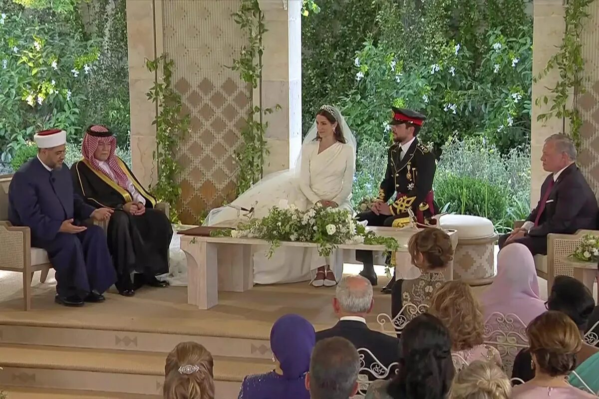 Выйти замуж за наследного принца. Принцесса Иман свадьба Хусейна. Свадьба в Иордании наследного принца. Свадьба принцессы Иордании Иман. Свадьба Иорданского принца Хусейна.