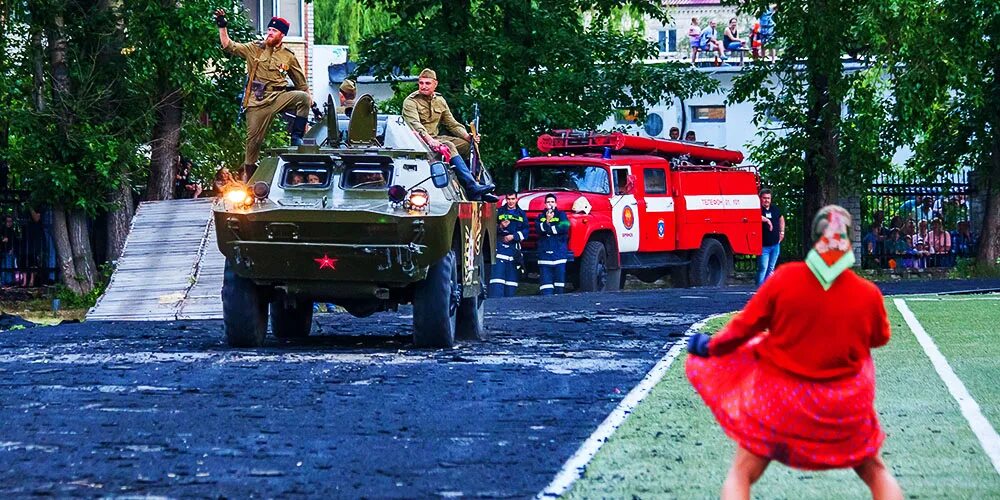 Шоу каскадеров локомотив. Шоу каскадеров ижевск. Шоу каскадеров нижний новгород 2024. Шоу каскадеров пермь 2024 локомотив. Шоу каскадеров вологда.