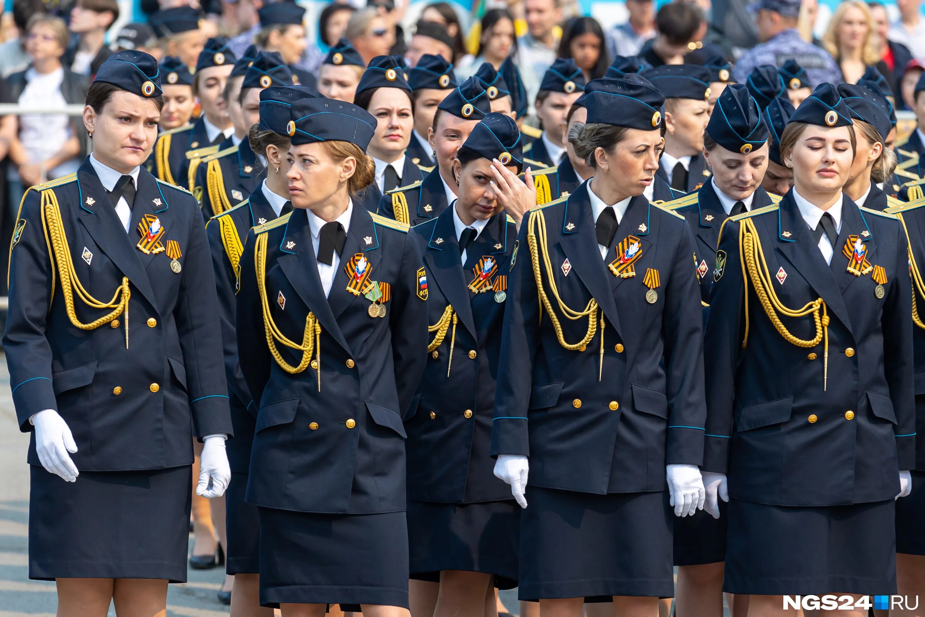 Красноярск день победы. Красноярск день победы. Площадь победы красноярск 2000. Красноярск день победы. Красноярск день победы.