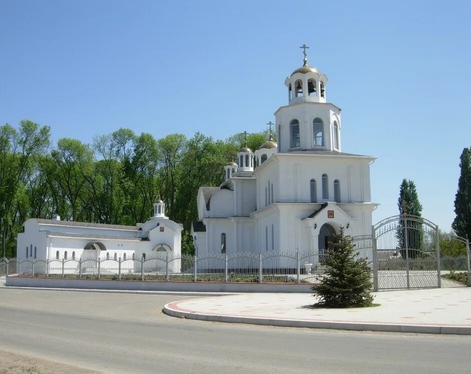 Церковь владимира равноапостольного, кореновск. Храм святых новомучеников кубанских г. Церковь владимира равноапостольного-кореновск фото. Храм в кореновске краснодарского края. Церковь владимира равноапостольного, кореновск.