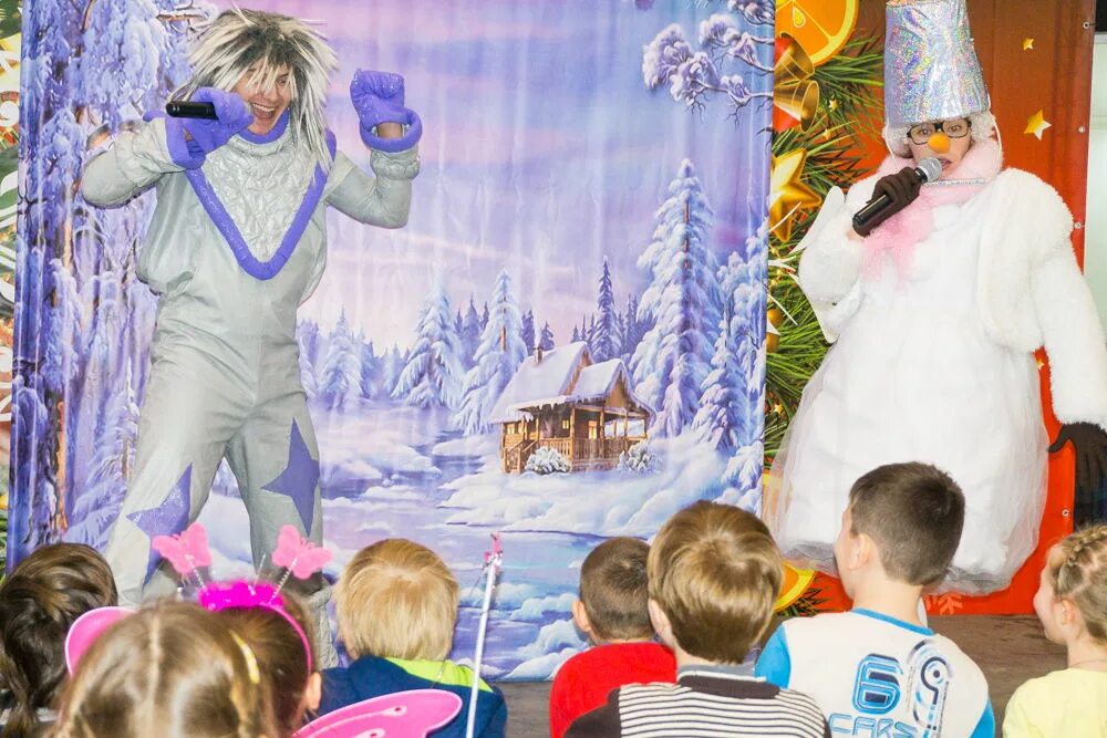 Новогодний утренник в дк. Рождественские посиделки для детей. Сценарий рождественской игровой программы. Театрализованная игровая программа "наша зима". Сценарий рождественской игровой программы.