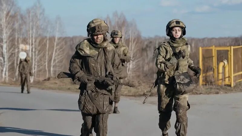 Фото солдаток которые снимались в 2020 году. Луиза зарипова солдатики. Солдатки 3 дата выхода. Кадры. Солдатки 2 сезон спецназ.
