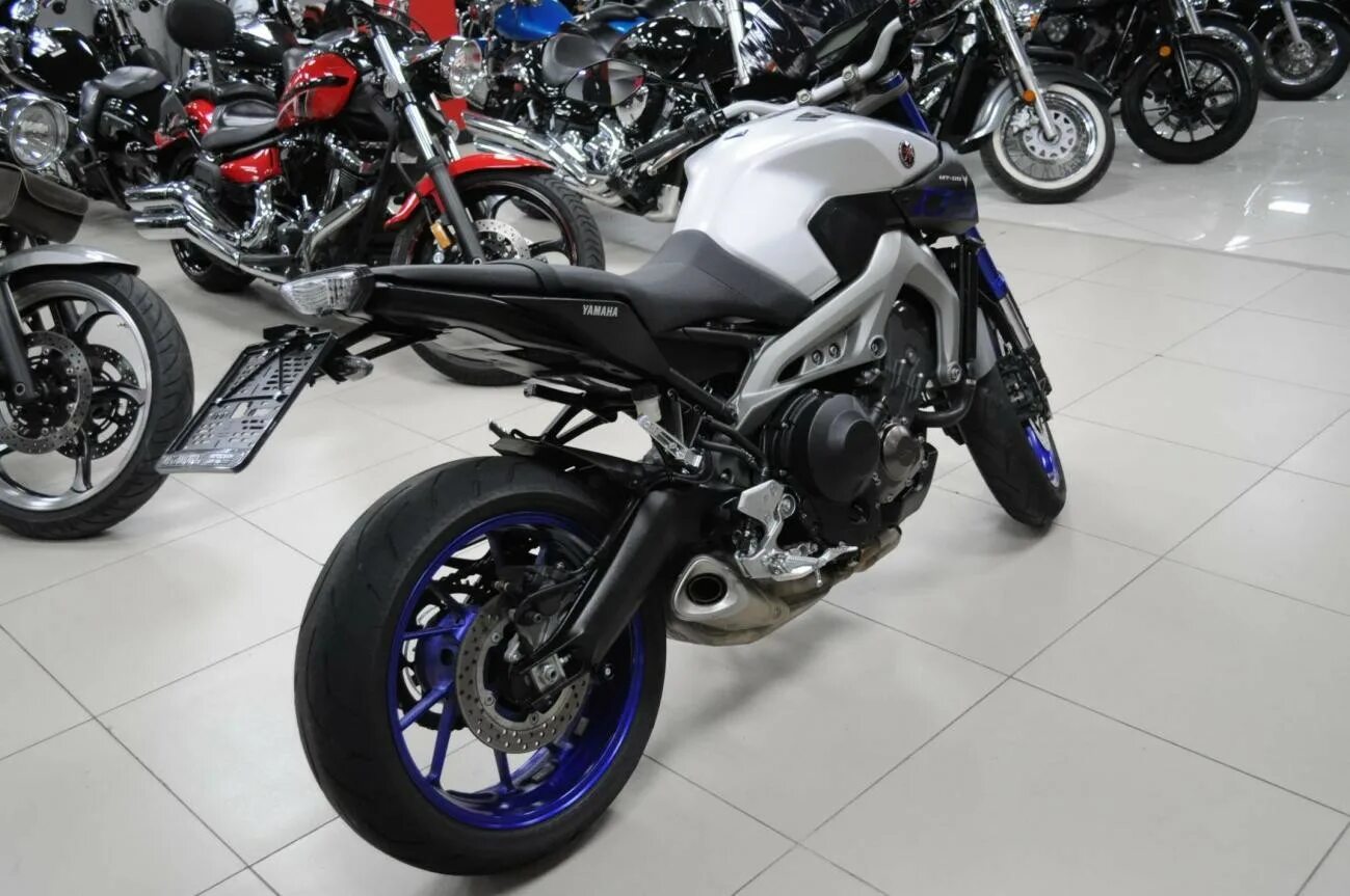 Yamaha MT 09. Yamaha MT 09 серый. Yamaha MT-09 2015. Yamaha MT 09 Tracer 2017.