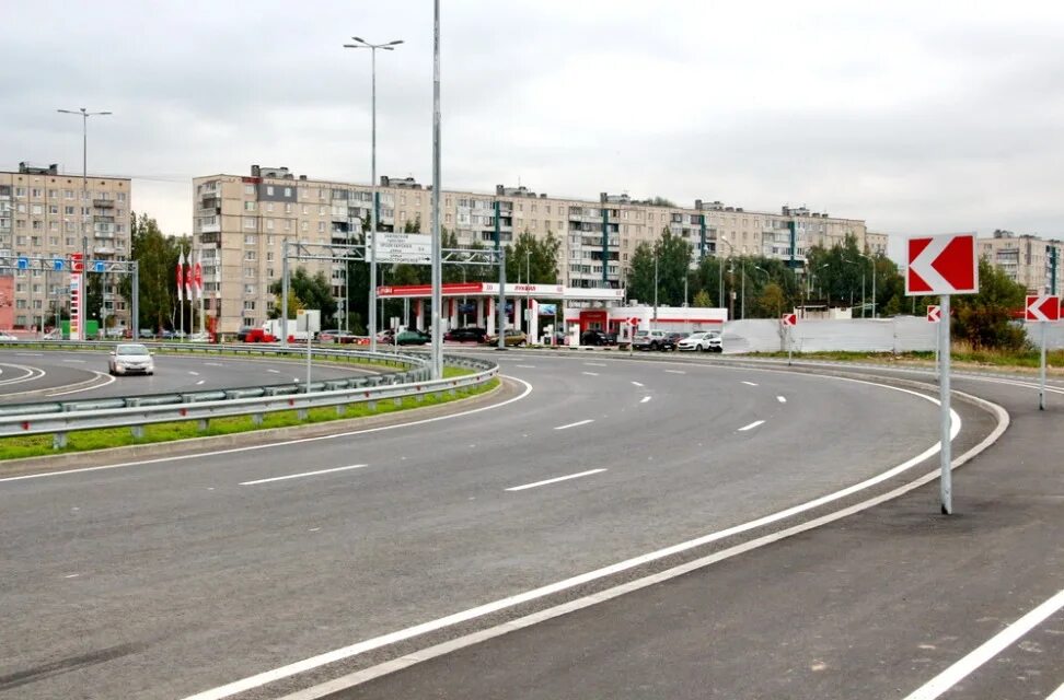 Софийская улица в Колпино. Перекресток Колпинское шоссе. Колпино 2000 год. Колпино заводской мост. Софийской улице 5