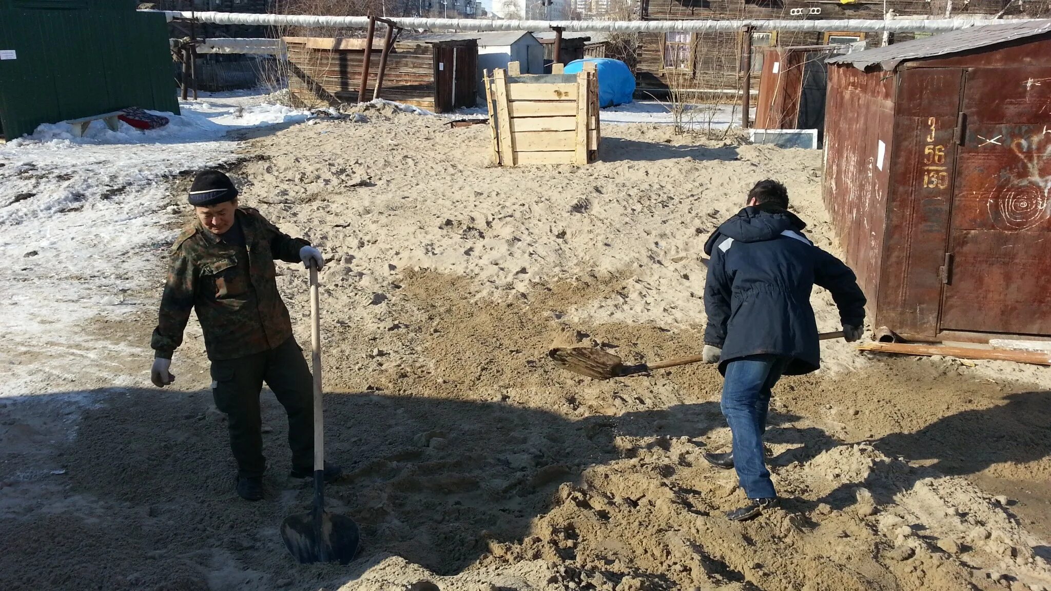 Ук губинский. Губинский якутск. Дзержинского 18/2 якутия. Строительные сугробы. Ооо ук жкх.