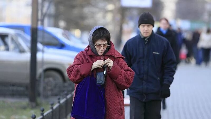 В городе челябинск живут. Довольный горожанин. Жители Москвы удовлетворены жизнью. Улица на которой больше всего живут в Челябинске.