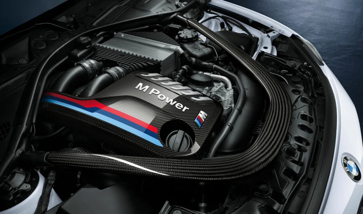 Новые двигатели бмв. BMW m5 f90 engine. BMW m4 мотор. BMW m5 f90 m Performance. BMW m3 f80 мотор.