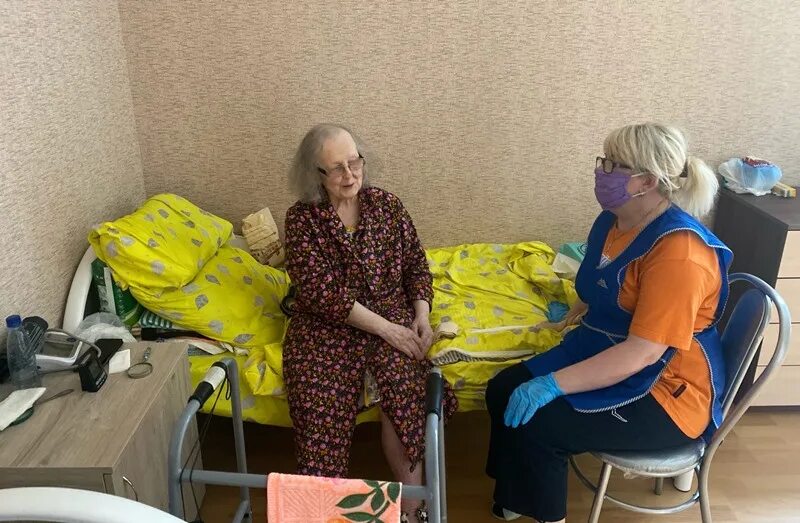 Содержание в домах престарелых. Дом престарелых кандалакша. приют для пенсионеров. дом пенсионеров. комната в доме престарелых.