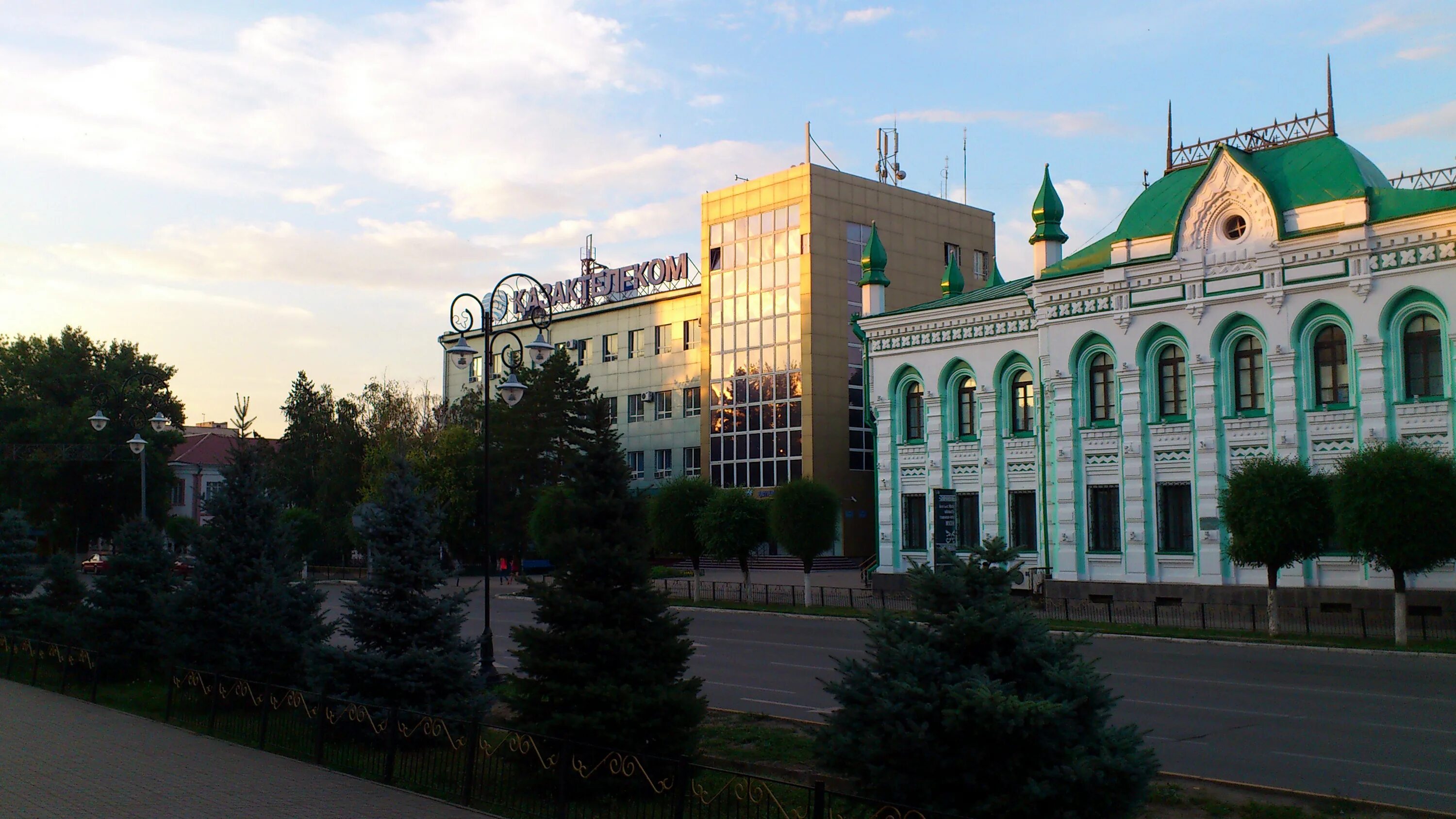 Атриум уральск. Город уральск казахстан магазины. Музей старый уральск. Уральск самый большой торговые центры. Магазин green уральск казахстан.