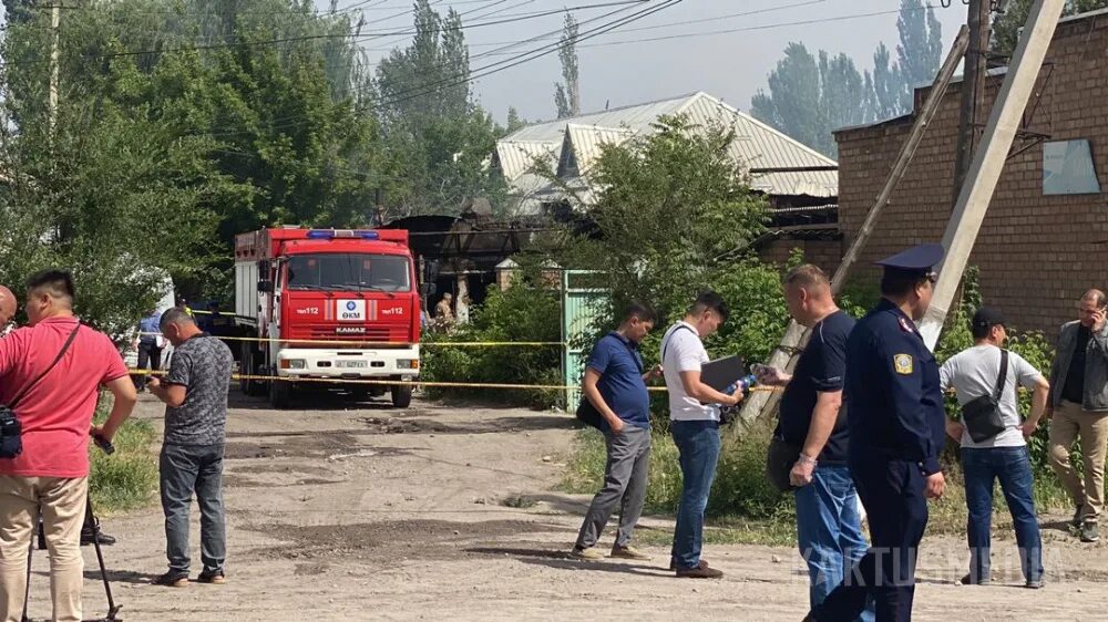 Террористы в Дмитриевке в Киргизии. Теракты против чиновников и силовиков фото. Видео с мероприятия.