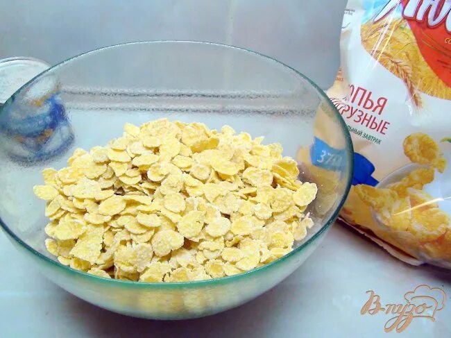 Кукурузные хлопья использовать. Хлопья. пирожные из кукурузных хлопьев. планировка из кукурузных хлопьев. кляр кукурузные хлопья.