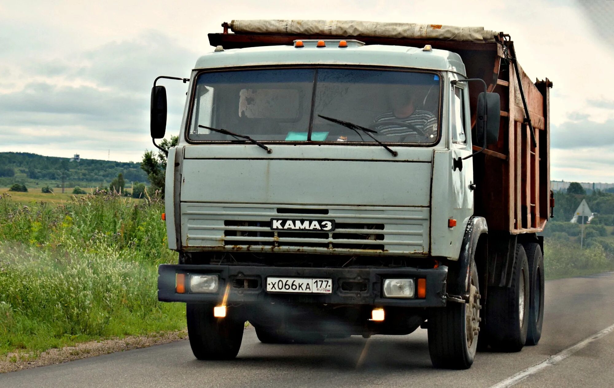 Купить старый камаз. Грузовик КАМАЗ 55111. КАМАЗ 55111 65111. КАМАЗ 55111 седельный тягач. КАМАЗ 5511 тягач.