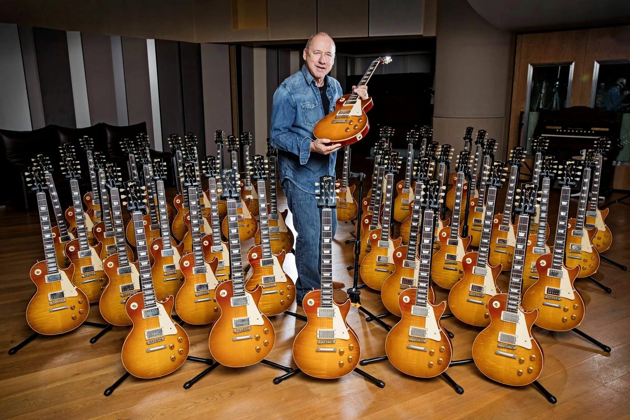 Mark collection. Mark Knopfler. Много гитар.