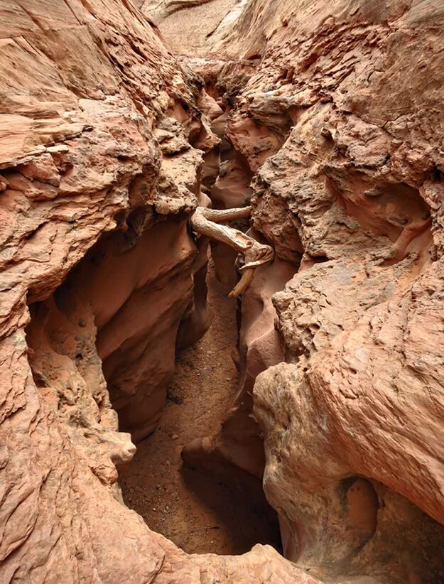 Blue john canyon. Каньон блю джон. Каньон блю джон рука арона. Blue john canyon. Каньон блю джон.