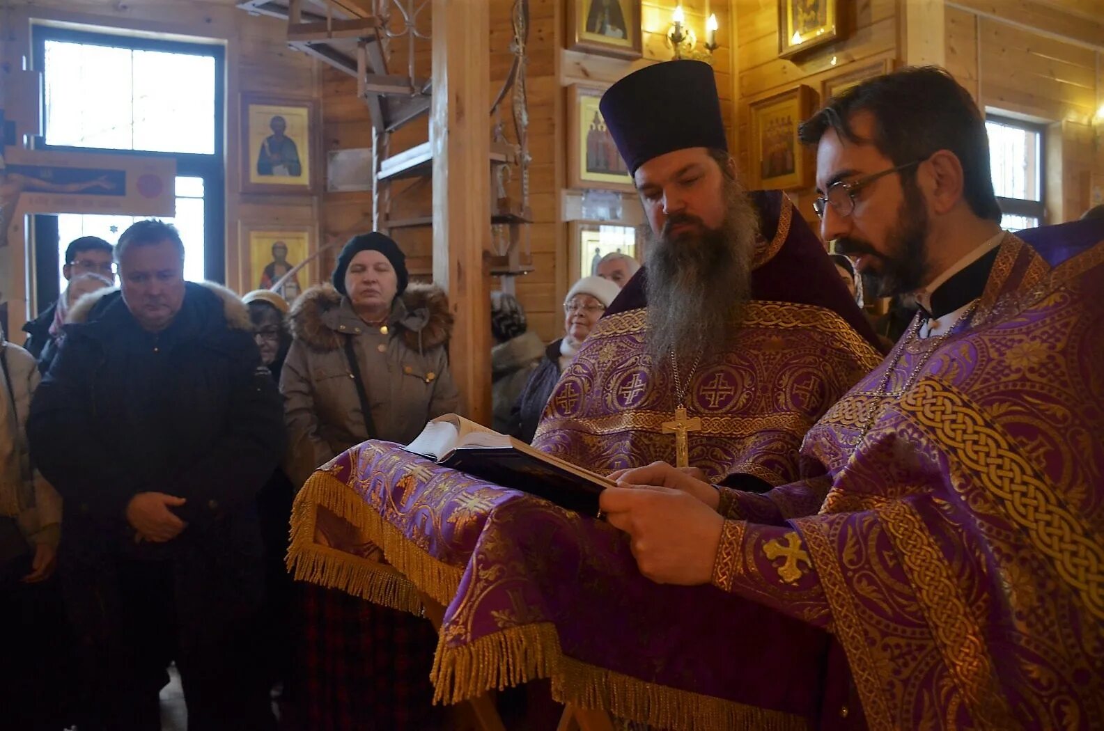 Храм ермогена расписание богослужений. Храм ермогена расписание богослужений. Храм священномученика ермогена в тушино. Расписание служб в храме ермогена тушино. Храм ермогена расписание богослужений.