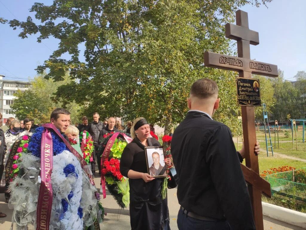 Похороны Жутенкова Брянск. Похороны погибшего в Брянской области.