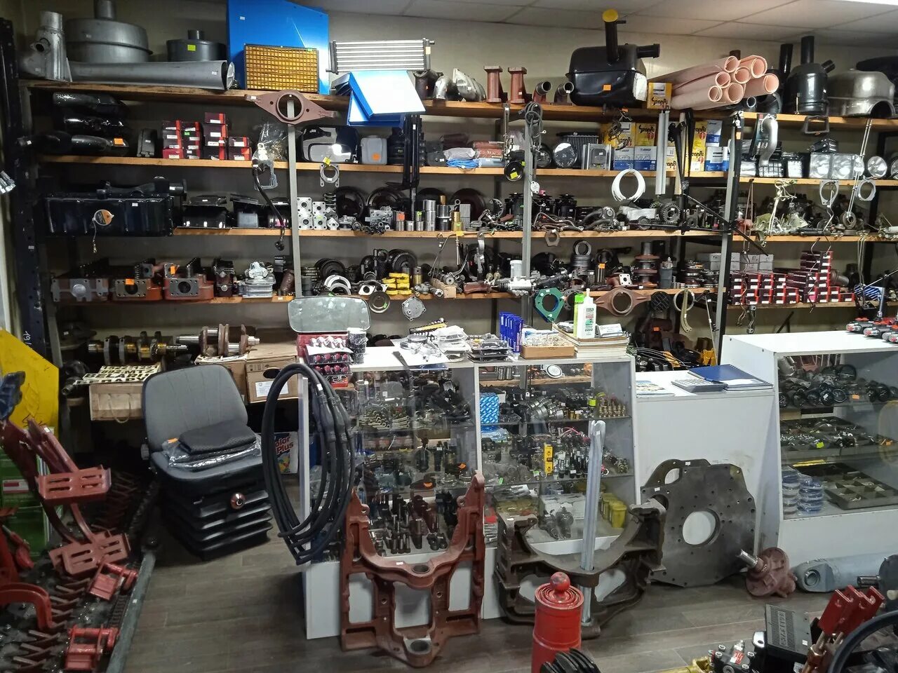 Магазин запчасти т25. Магазин запчасти для трактора т40. Вилка кпп т-25. 37. 56.