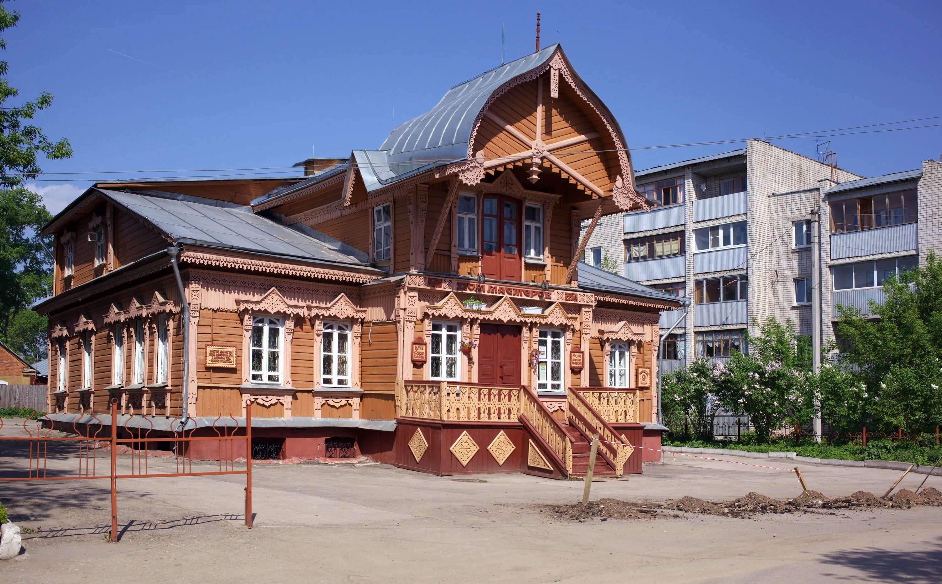 Дом мастеров купить. Григоров переулок Калуга. Дом Мастеров Калуга Григоров переулок. Пер Григоров 9 Калуга. Переулок Григоров дом 9.