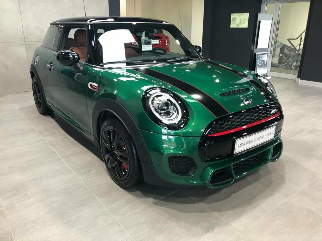 Mini hatch cooper 2009. Мини купер маленький. Мини купер. Авито мини новый. Мини jcw\ бритиш рейсинг грин.