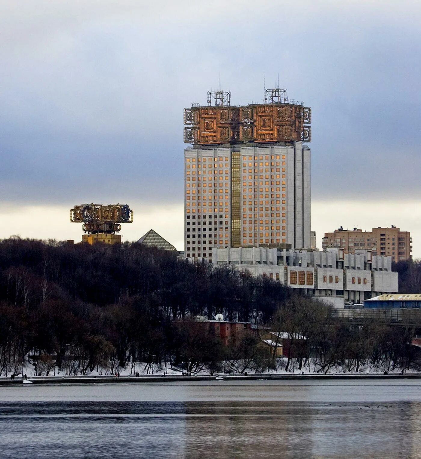 Президиум Академии наук в Москве. Академия наук РАН Москва. Здание Академии РАН В Москве. РАН Ленинский проспект 32а.