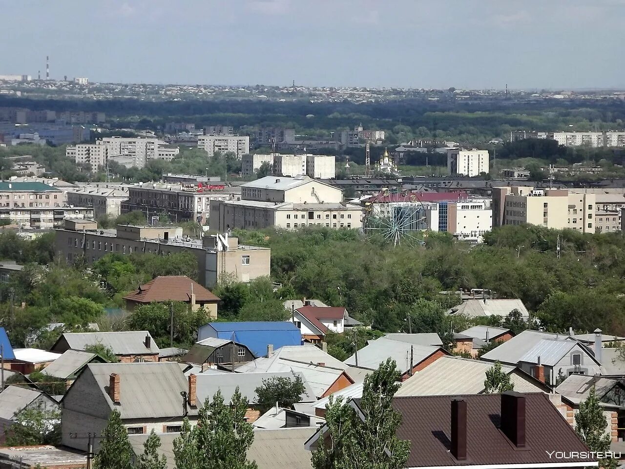 Город Орск. Орск Оренбургская область. Город Орск Оренбургская область центр. Вид Орска с горы. Орск на реке стоит город