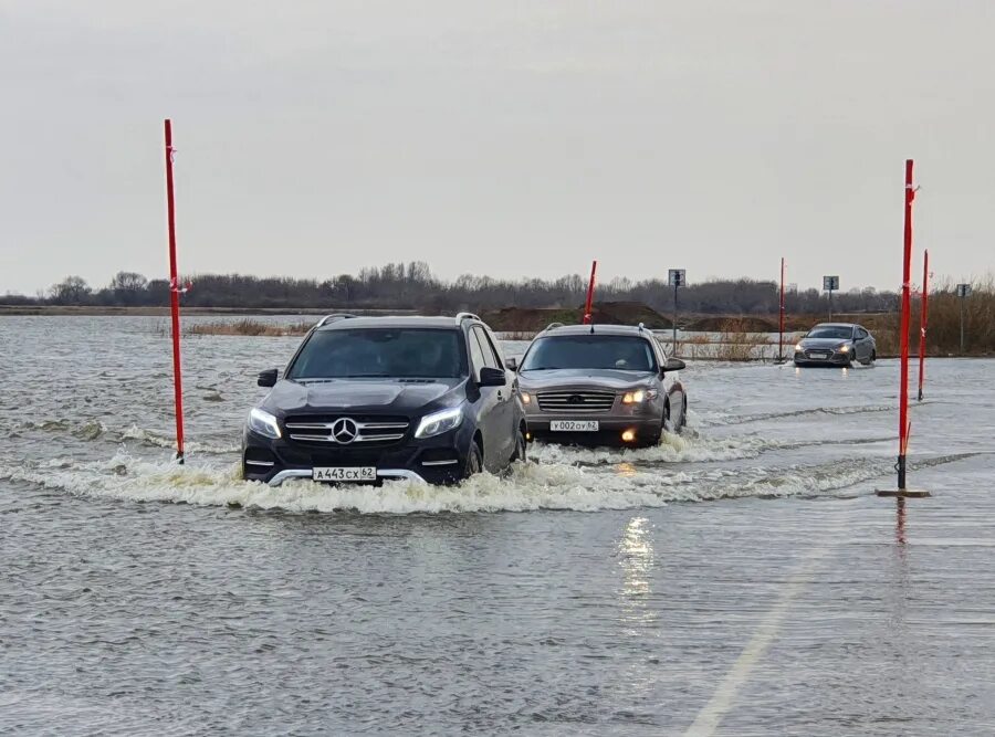 Уровень воды в рязанской области. ГИМС Рязань Шумашь. Затопило Шумашь Рязань 13 января 2023. Грязные игры Рязань Шумашь. Пляж Шумашь Рязань.