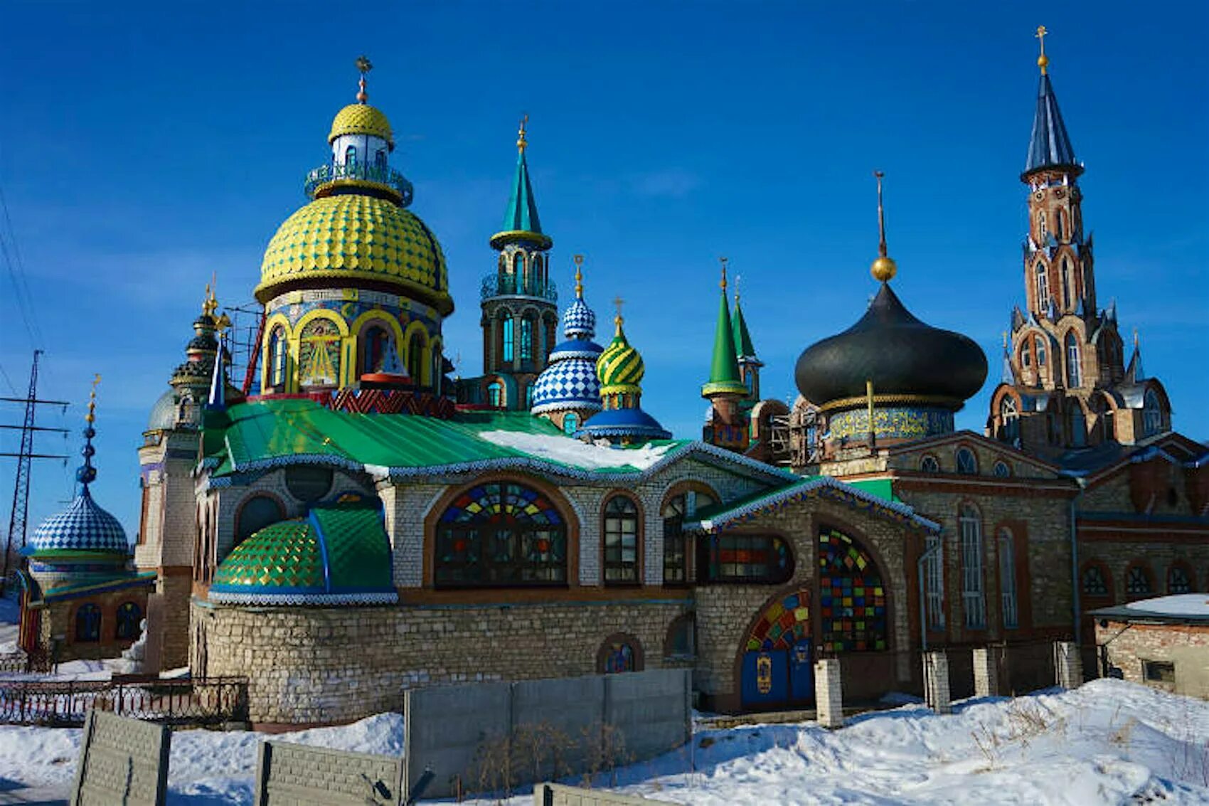 Храм всех религий казань где находится. Старое аракчино храм всех религий. храм всех религий достопримечательности казани. храм трех религий казань. храм всех религий казань 2022.